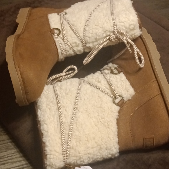 Makalu fleece lined boots - Picture 3 of 5